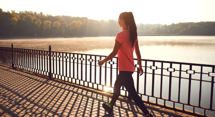 10 tys. kroków dziennie: to już nieaktualne. Naukowcy wskazali zasadę 10 minut